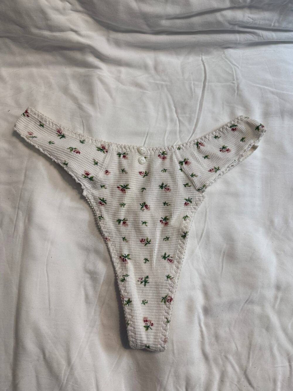 NWOT Vintage 90’s Rose Print Waffle-Knit Thong Panty – Size S/5